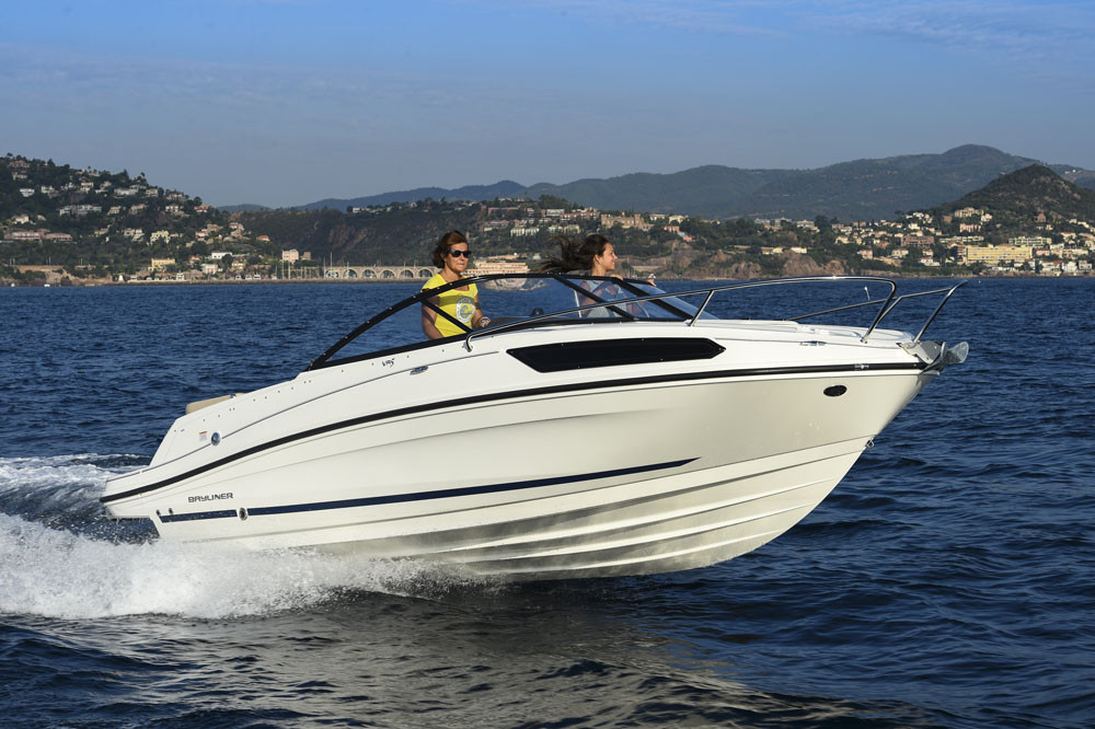 Bayliner VR5 Cuddy med Mercruiser sterndrive - 0